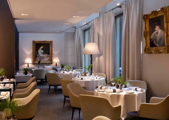 Hotel De Sers Champs Elysees Parijs